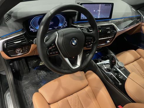 Certified 2023 BMW 530e xDrive w/ Convenience Package image 13