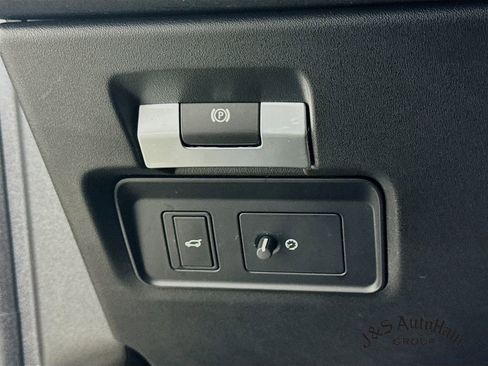 Used 2023 Land Rover Discovery Sport S image 10