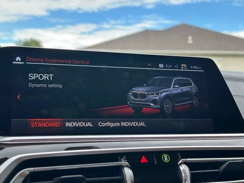 Used 2021 BMW X7 xDrive40i w/ Premium Package AWD/4WD image 42