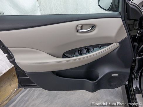 Used 2018 Nissan Leaf SL image 24