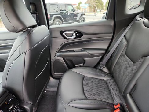 New 2026 Jeep Compass Latitude image 17