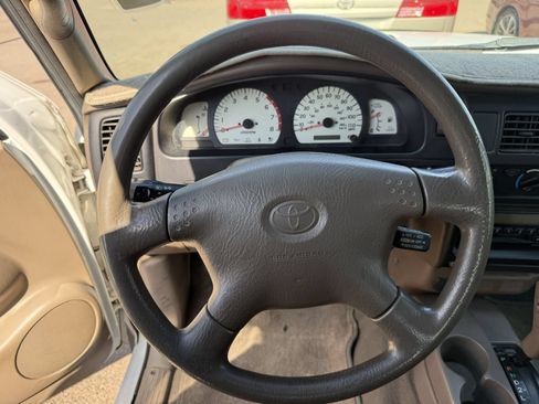Used 2004 Toyota Tacoma PreRunner w/ Convenience Pkg RWD image 13