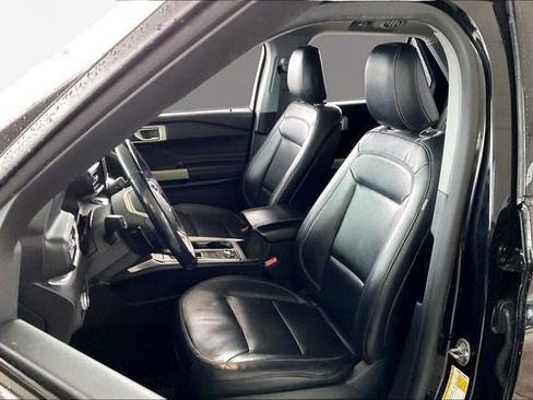 Used 2020 Ford Explorer XLT w/ Equipment Group 202A image 15