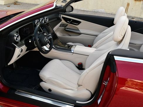 Used 2024 Mercedes-Benz CLE 300 4MATIC Cabriolet image 60