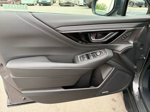 Used 2025 Subaru Outback Limited AWD/4WD image 17