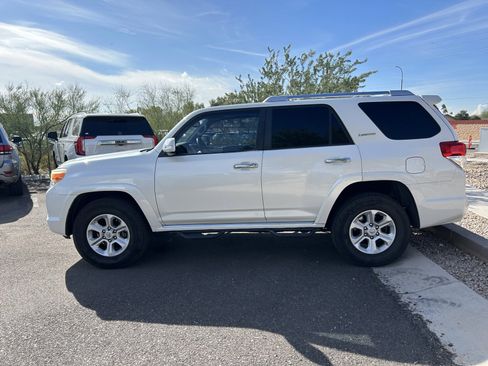 Used 2010 Toyota 4Runner Limited image 4