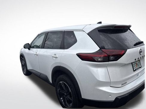 Certified 2024 Nissan Rogue SV FWD image 8