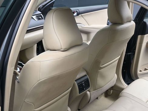 Used 2012 Toyota Camry XLE image 18