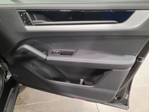 New 2026 Porsche Cayenne Coupe image 28