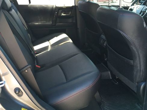 Used 2020 Toyota 4Runner Venture w/ Moonroof Package AWD/4WD image 8