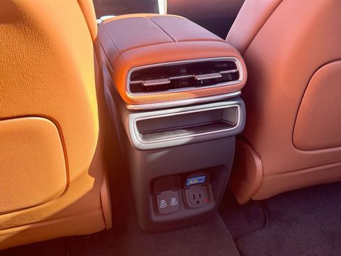 Used 2025 Genesis GV80 2.5T Advanced image 23