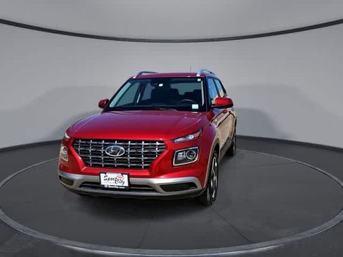 Used 2024 Hyundai Venue SEL FWD image 3