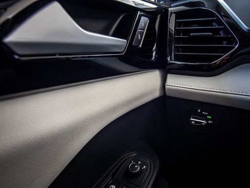 New 2026 Volkswagen Taos S image 30