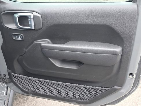 Certified 2023 Jeep Wrangler Unlimited w/ Cold Weather Group image 20