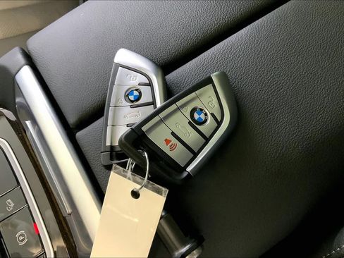 Used 2021 BMW X5 xDrive40i w/ Premium Package AWD/4WD image 14