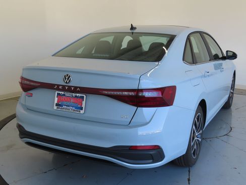 New 2026 Volkswagen Jetta SE image 4