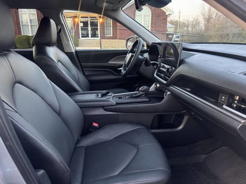 Used 2024 Toyota Grand Highlander AWD image 25