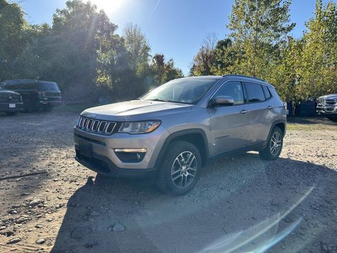 Used 2020 Jeep Compass Latitude image 1