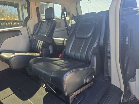 Used 2012 Chrysler Town & Country Touring w/ Entertainment Group #1 image 21