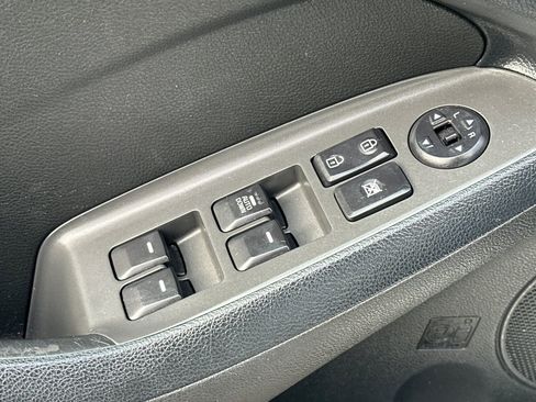 Used 2018 Kia Forte LX image 12