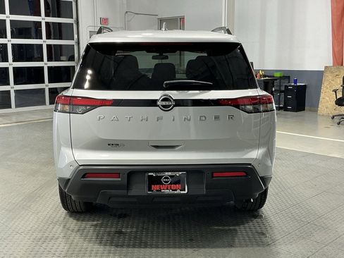 Used 2025 Nissan Pathfinder SV image 33