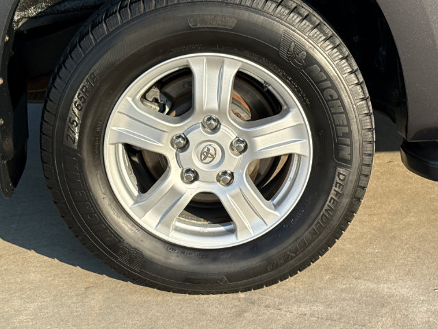 Used 2016 Toyota Sequoia SR5 w/ Premium Package RWD image 9