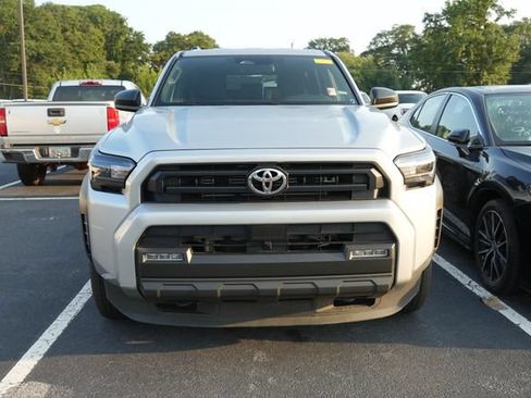Used 2025 Toyota 4Runner SR5 AWD/4WD image 2