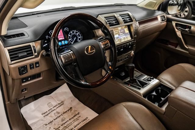 Used 2018 Lexus GX 460 Premium w/ Premium Package AWD/4WD image 2