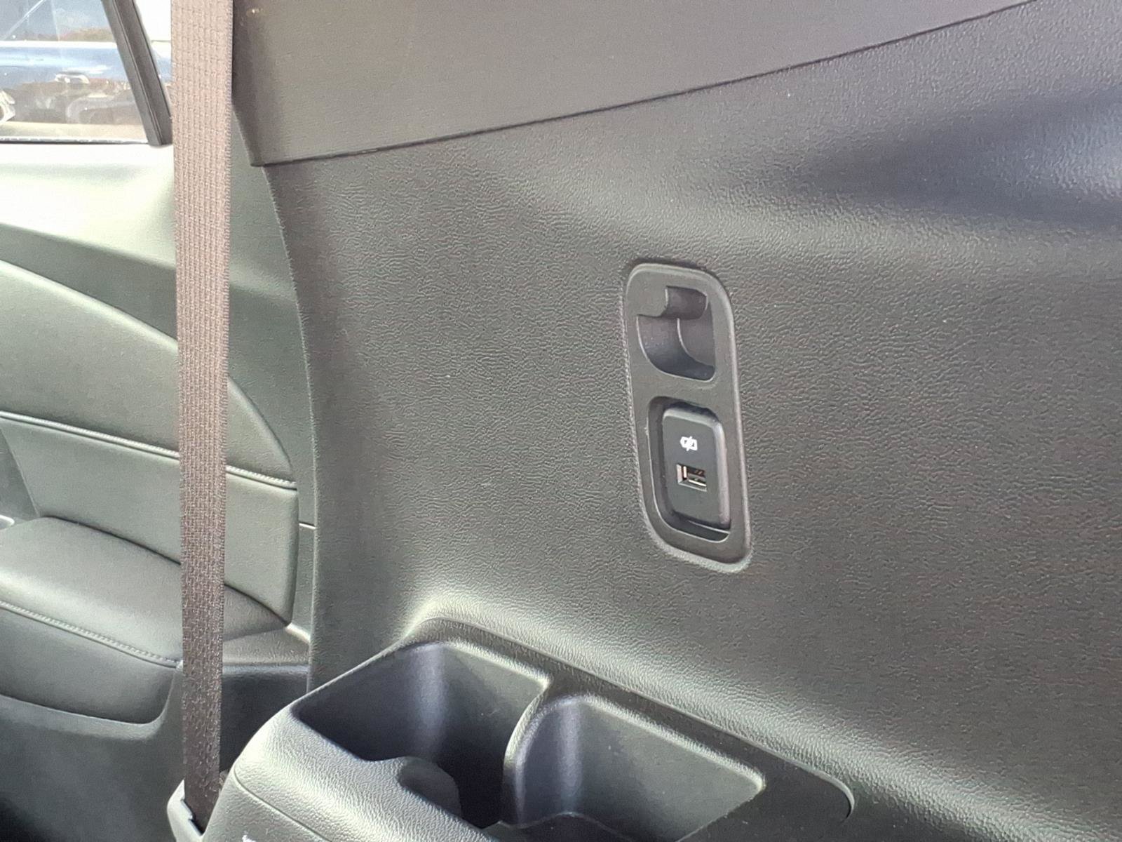 Used 2023 Chevrolet Traverse LT AWD/4WD image 32