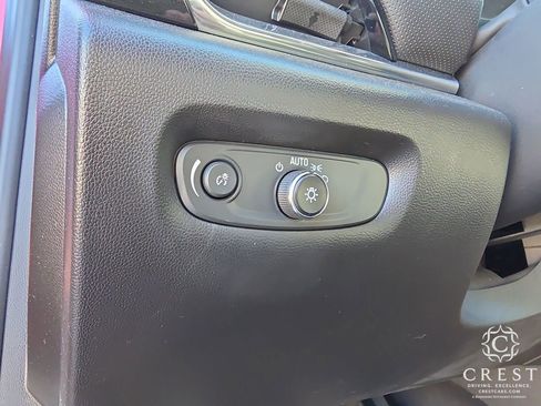 Used 2023 Chevrolet Traverse RS image 12