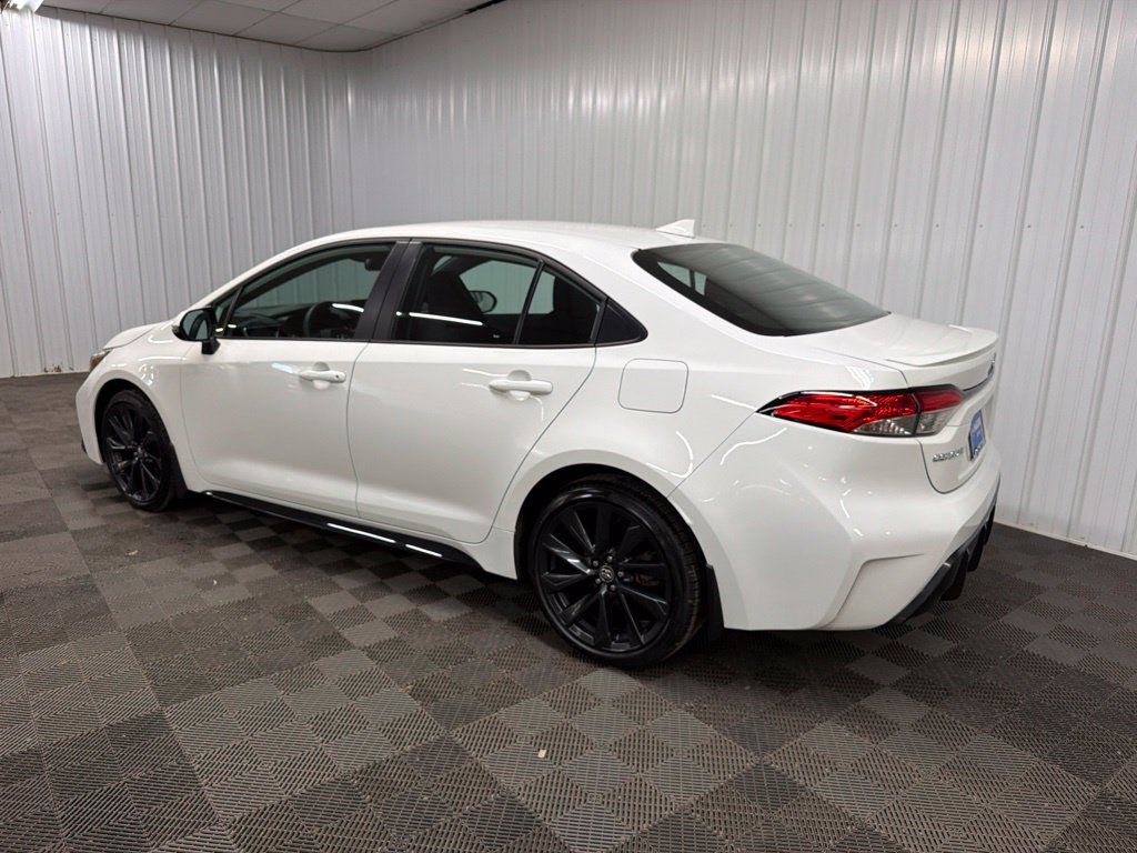 Used 2024 Toyota Corolla SE FWD image 9