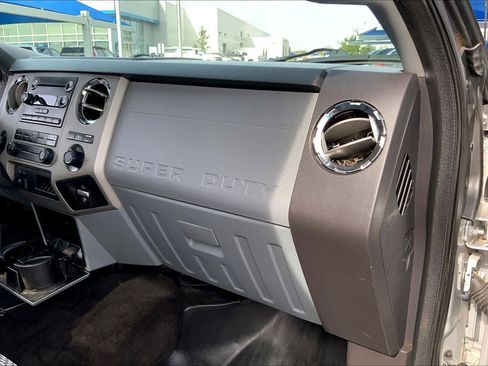 Used 2016 Ford F250 XLT w/ Camper Package AWD/4WD image 19