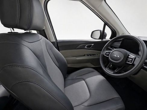Certified 2025 Kia Carnival FWD image 28