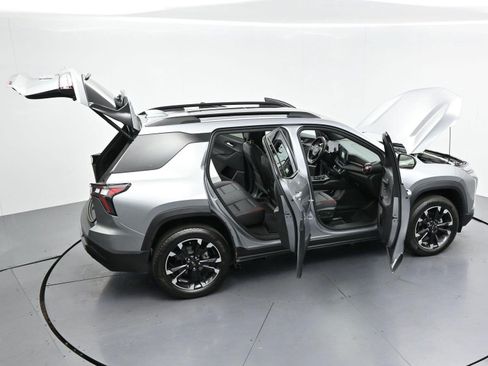Used 2025 Chevrolet Equinox RS w/ Safety and Technology Package FWD image 42