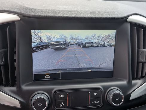 Used 2023 GMC Terrain SLT w/ Infotainment Package II image 29