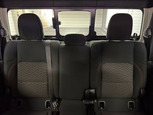 Used 2021 Jeep Gladiator Mojave w/ Cold Weather Group AWD/4WD image 32