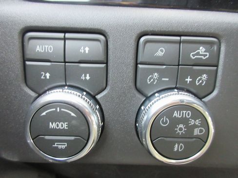 New 2026 GMC Sierra 1500 SLT w/ SLT Premium Plus Package image 17