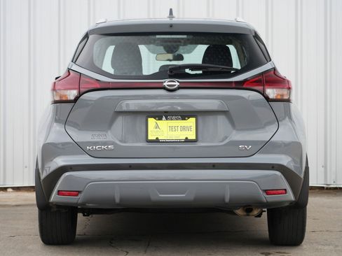 Used 2022 Nissan Kicks SV image 9
