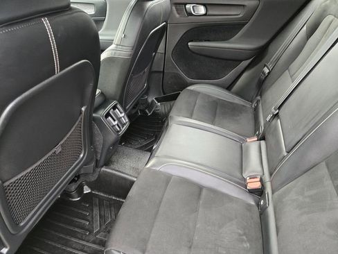 Used 2021 Volvo XC40 T5 R-Design w/ Advanced Package AWD/4WD image 30