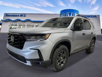 New 2025 Honda Pilot TrailSport