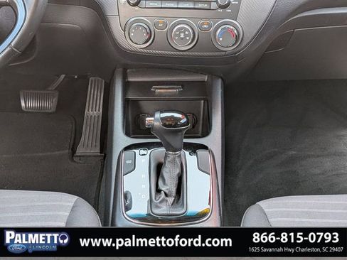 Used 2017 Kia Forte S w/ S Technology Package image 17