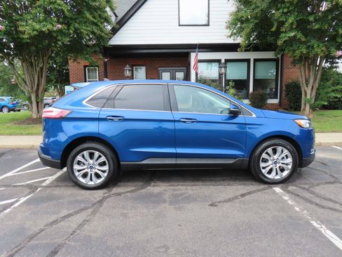 Used 2021 Ford Edge Titanium w/ Cargo Accessory Package FWD image 9