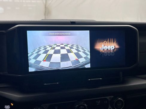 Certified 2025 Jeep Wrangler Unlimited Rubicon image 21