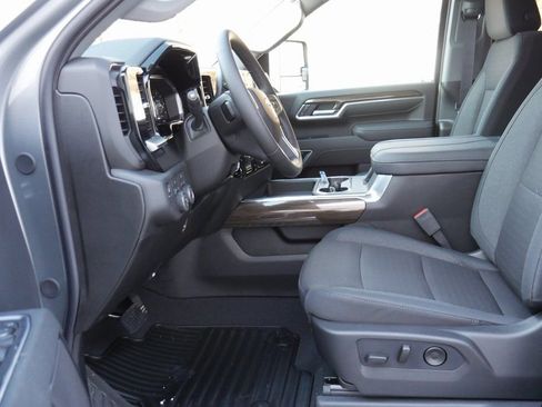 New 2026 Chevrolet Silverado 3500 LT image 8