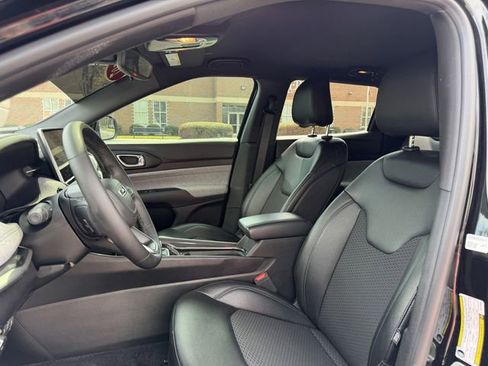 Used 2024 Jeep Compass Latitude image 12