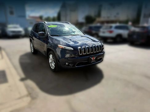 Used 2016 Jeep Cherokee Limited AWD/4WD image 2