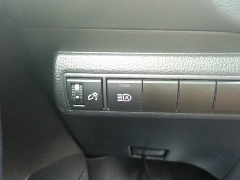 Used 2022 Toyota Corolla LE FWD image 31