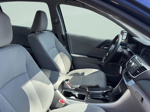 Used 2015 Honda Accord LX image 17