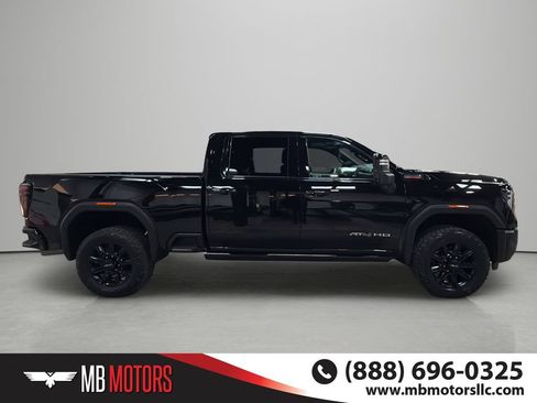Used 2024 GMC Sierra 2500 AT4 w/ Technology Package AWD/4WD image 5