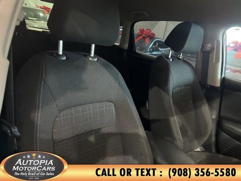 Used 2025 Honda HR-V LX image 12